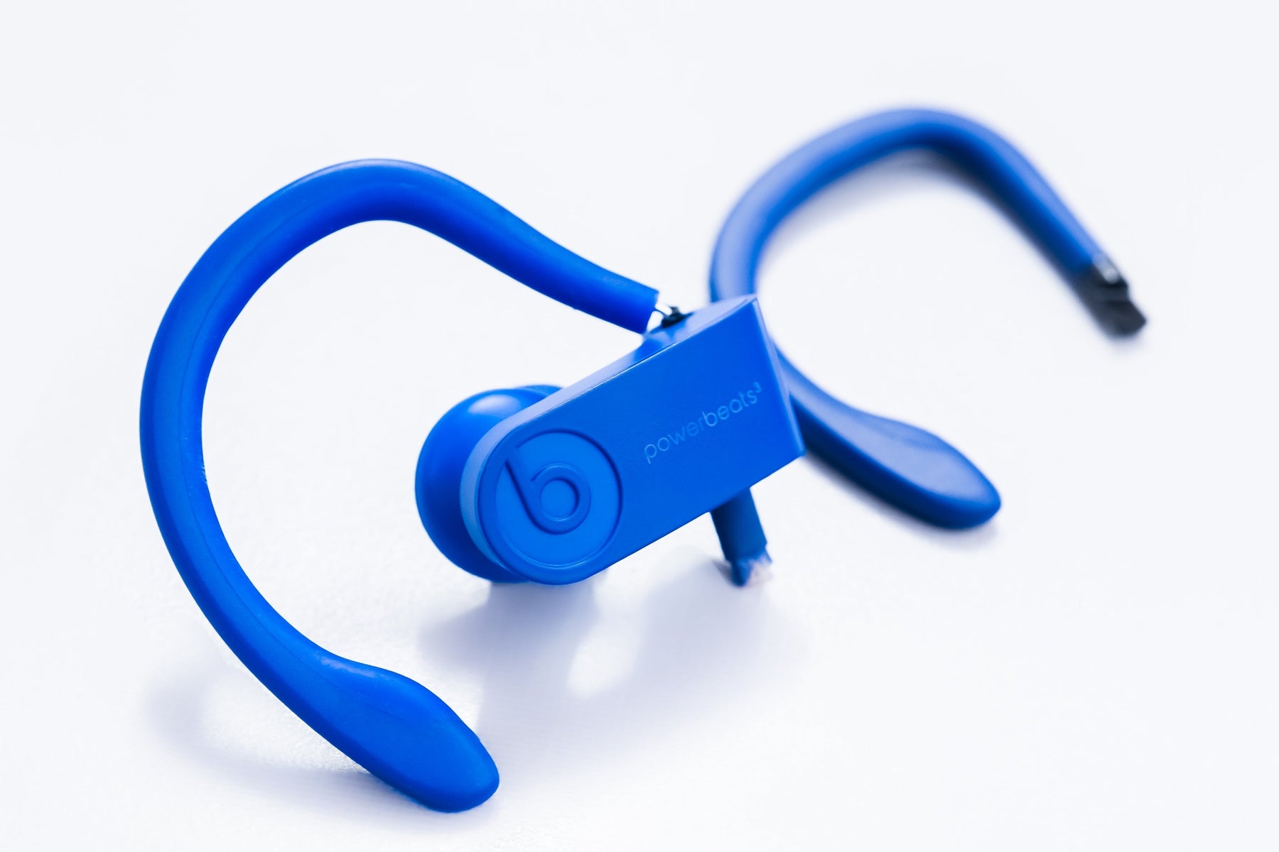 How to Replace the Left and Right Ear Hook on the Beats Powerbeats 3 Wireless in-ear Earbuds (DIY Repair Guide)